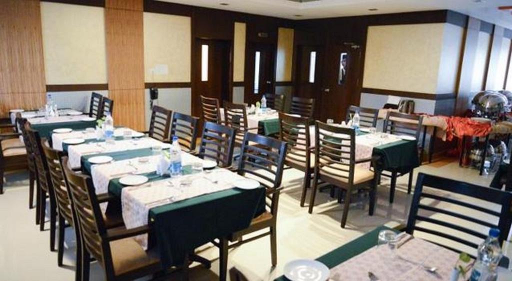 Hotel Hill View Kochi Bagian luar foto