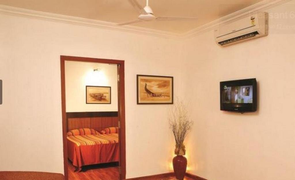 Hotel Hill View Kochi Bagian luar foto
