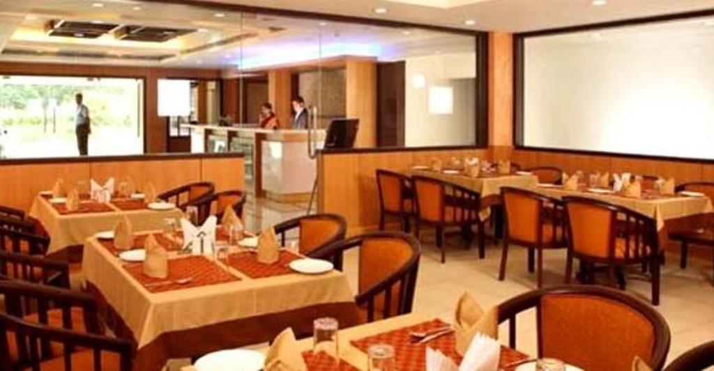 Hotel Hill View Kochi Bagian luar foto