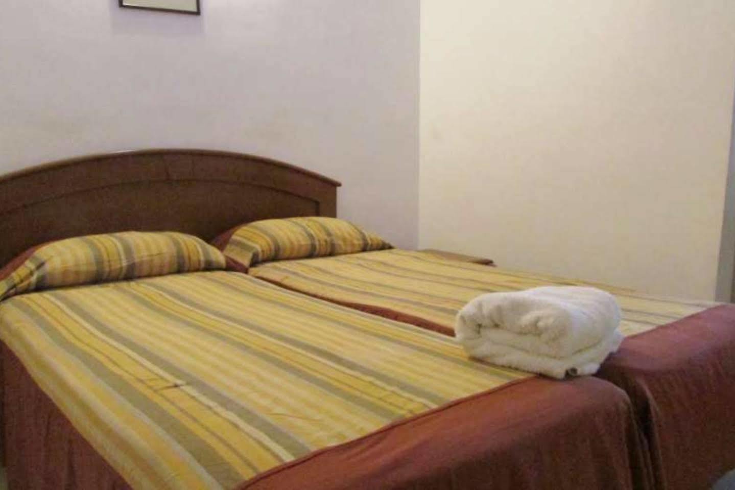 Hotel Hill View Kochi Bagian luar foto