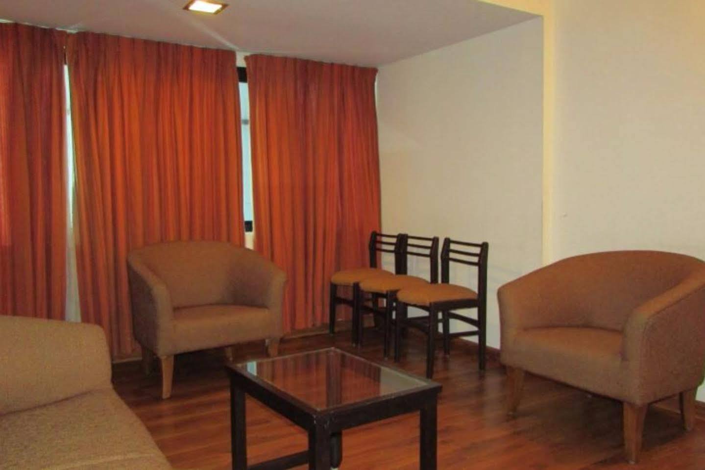 Hotel Hill View Kochi Bagian luar foto
